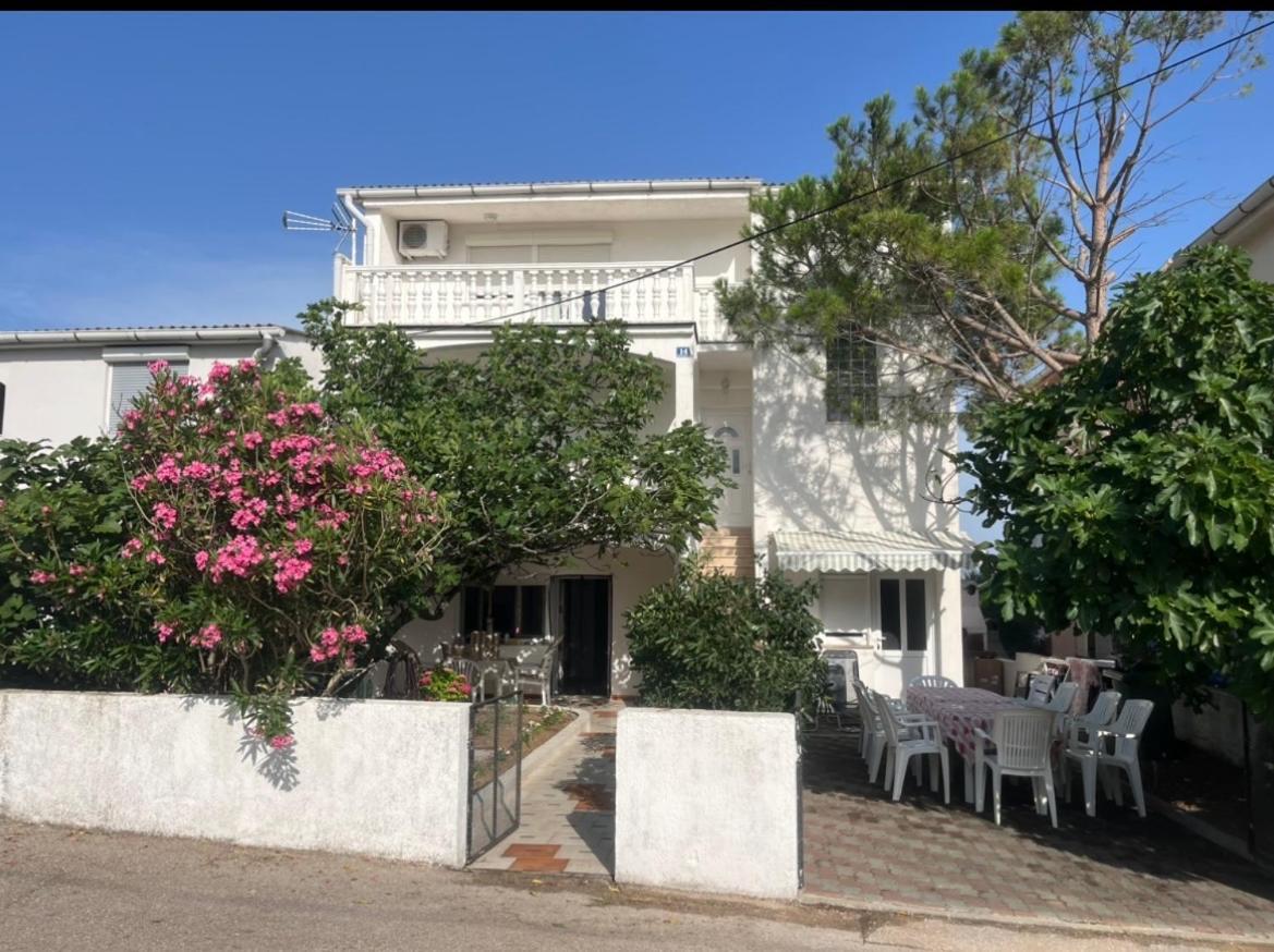 Apartments B&B Povljana Ngoại thất bức ảnh